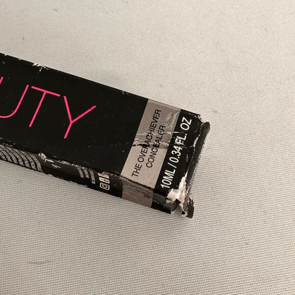 Huda Beauty The Overachiever Concealer Chocolate Chip 38R NEW in Box - Picture 2 of 9